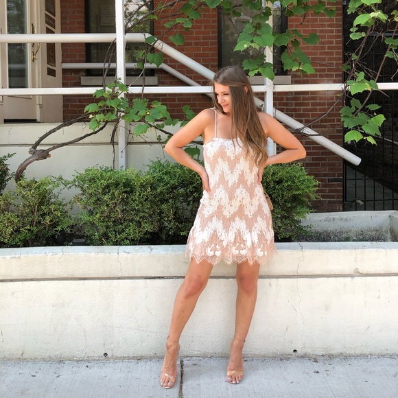 Smocked body-con mini dress - Picture 7 of 7